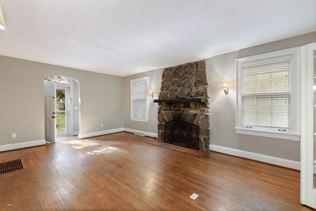 Photo - 783 Sanders Road House