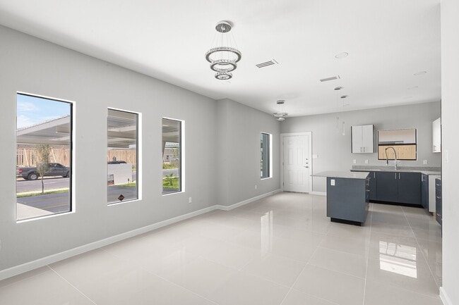 Building Photo - 2018 Summerland Ln