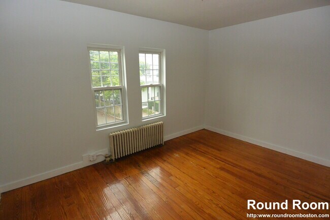 Building Photo - 66 Pleasant St