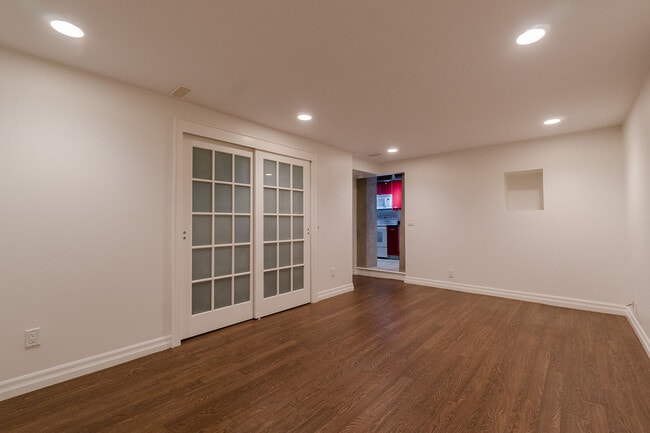 Building Photo - 217-217 Carlton St.