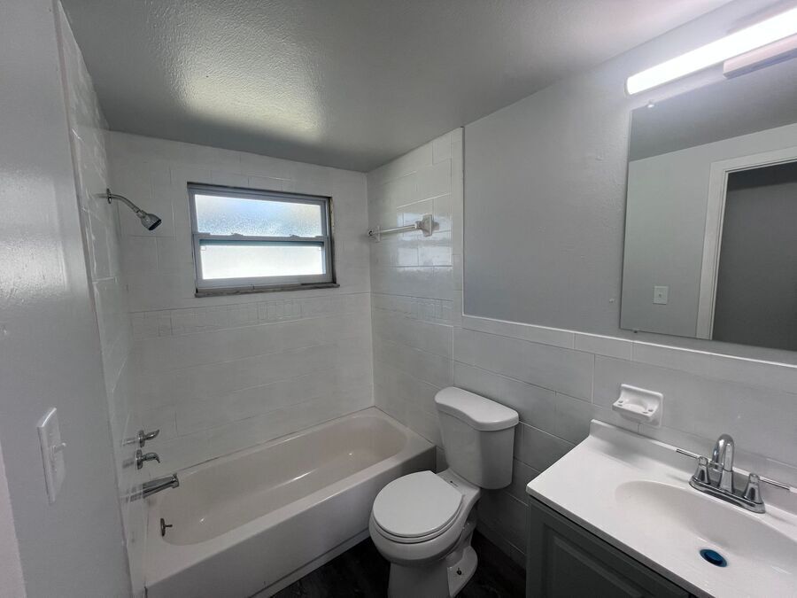 Foto del edificio - 9320 Grandfield Rd