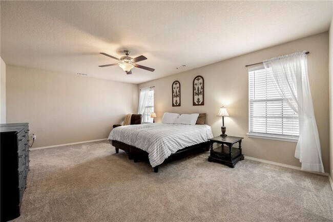 Building Photo - 5005 W Bay Ct