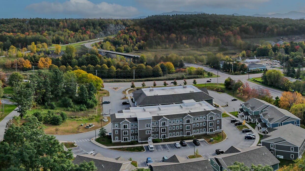 2 bed, 1 bath apartment with washer and dryer included (65 Griffin Ln #102) - 2 bed, 1 bath apartment with washer and dryer included (65 Griffin Ln #102)