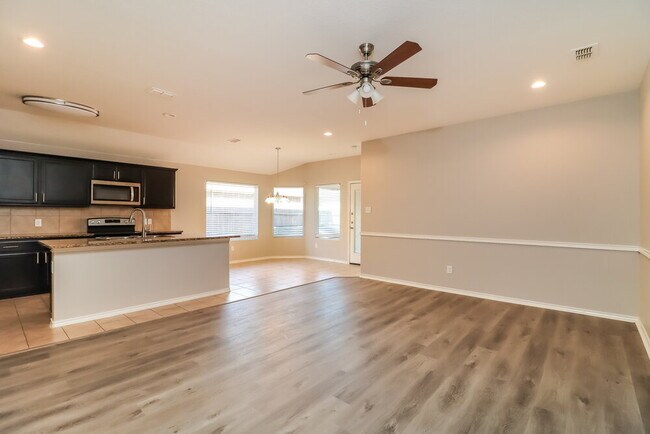 Foto del edificio - 400 Fawn Hill Dr