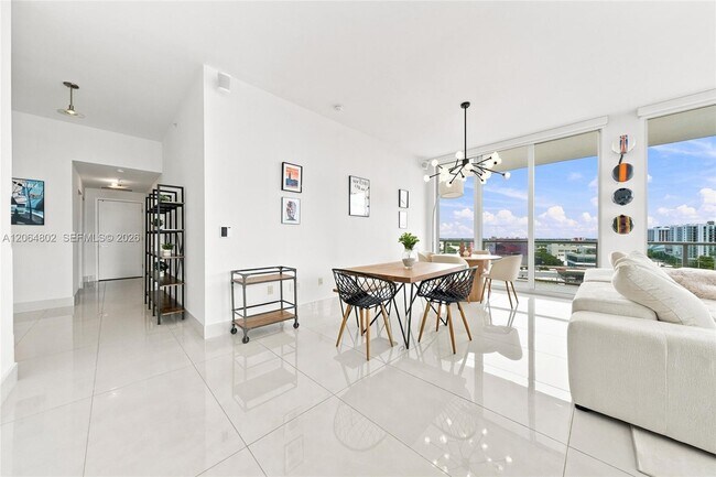 Foto del edificio - 3470 E Coast Ave