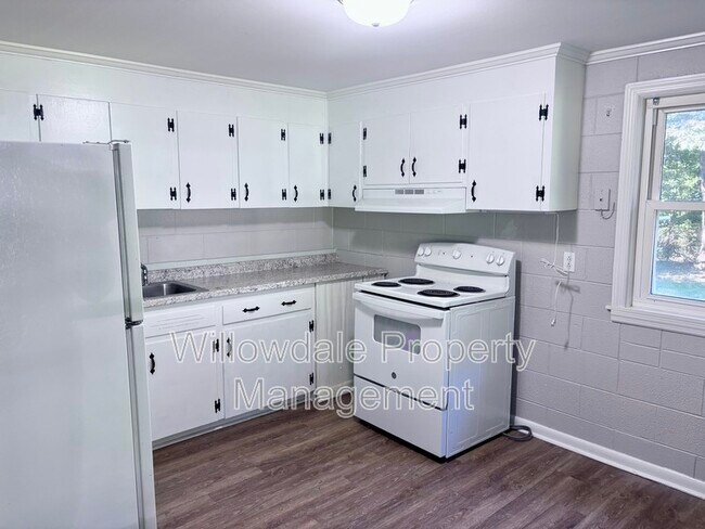 Foto del edificio - 3120 Tuckaway Dr