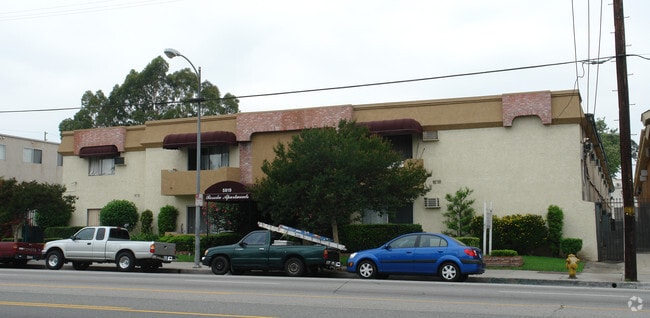Building Photo - Terraces at Tarzana | 5931 Reseda Blvd