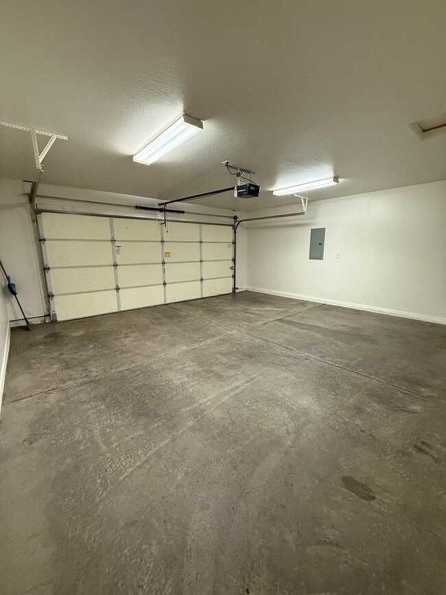 Building Photo - 3866 E Teri Ct