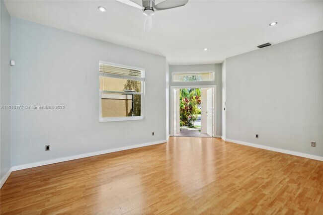 Foto del edificio - 16112 Opal Creek Dr