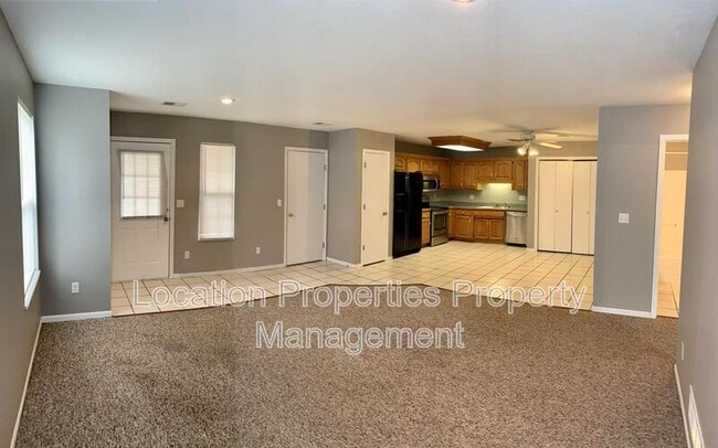 Building Photo - 318 Creekside Ct