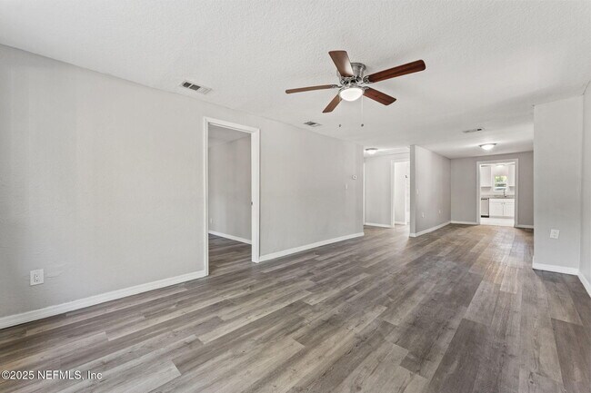 Foto del edificio - 4044 Hunter Cir