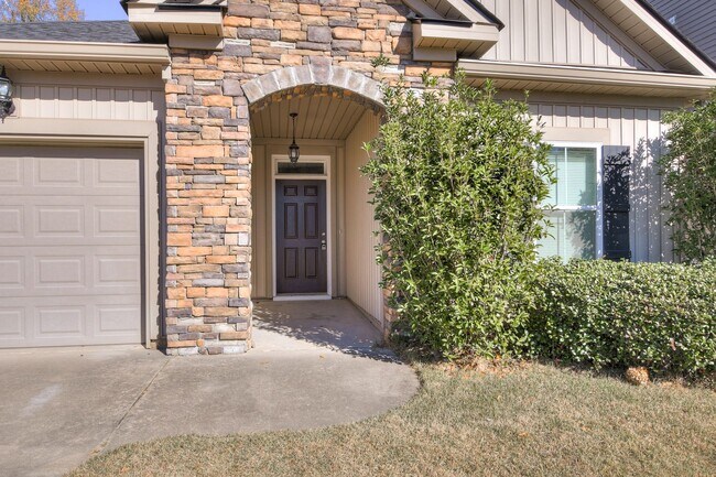 Foto del edificio - Updated 3 Bedroom 2 Bathroom Canterbury Farms