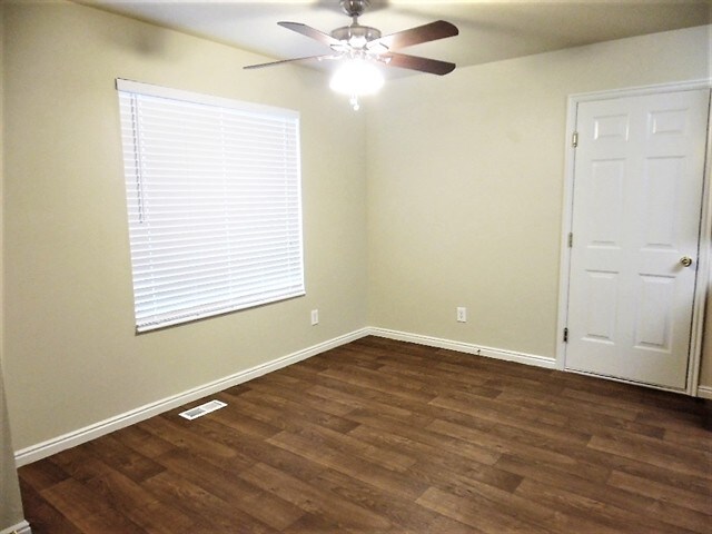 Foto del edificio - 385 W Pommell Drive
