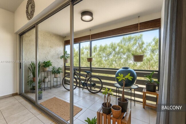 Building Photo - 5332 NE 6th Ave