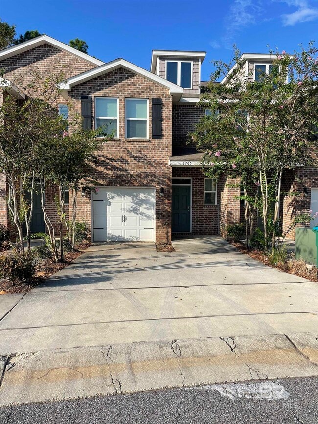 Building Photo - 6705 Spaniel Dr