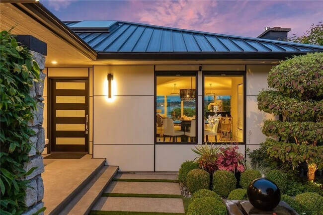 Foto del edificio - Leschi Waterfront Home