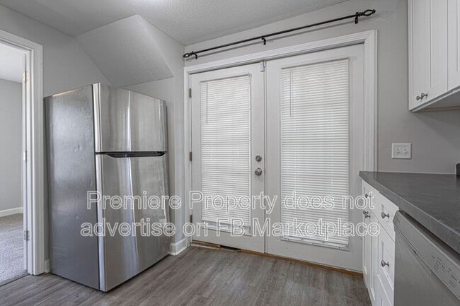 Building Photo - 4108 N Mersington Ave