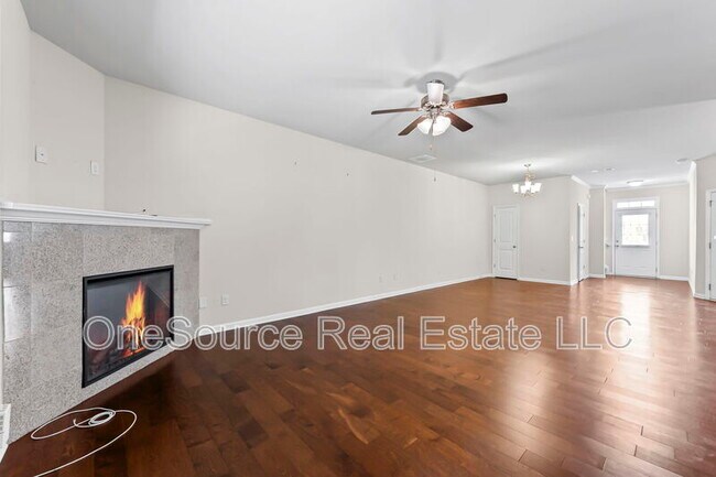 Building Photo - 385 Franklin Ln