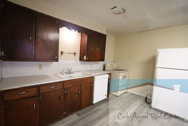 Foto del edificio - 1 bed / 1 bath apartment - $800