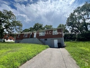 Building Photo - 511 Ruddell Rd