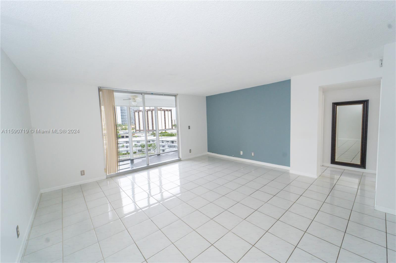 Foto principal - 100 Golden Isles Dr