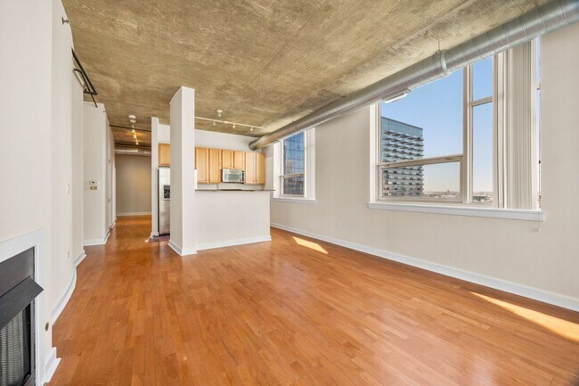 Building Photo - 1305 S Michigan Ave