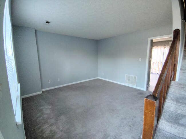 Building Photo - 15 Ferguson Dr