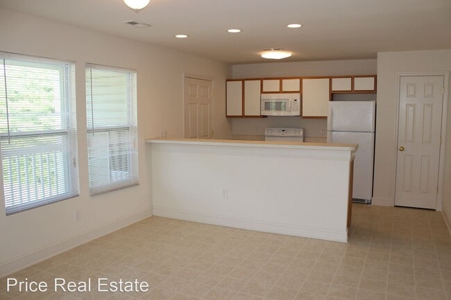 Building Photo - 3 br, 3 bath House - 1914-A Tabor Village ...