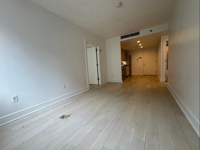 Building Photo - 531 W 159th St