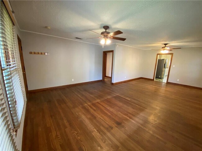 Foto del edificio - 4518 Rosedale Ave