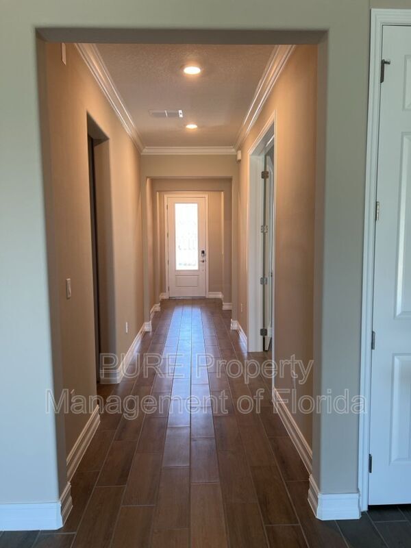 Building Photo - 5352 NW 33rd Pl