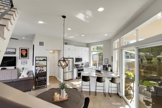 Foto del edificio - 1905 Alegria Rd