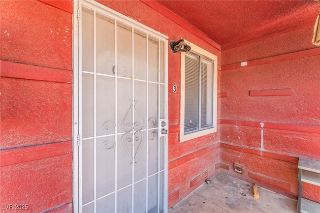 Building Photo - 375 N 15th St