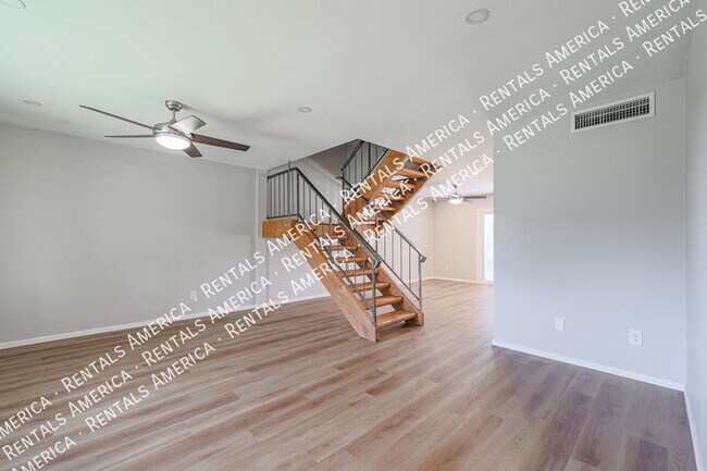 Building Photo - Beautiful Move in Ready Home!