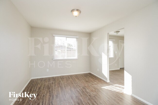 Building Photo - 4647 W Keim Dr