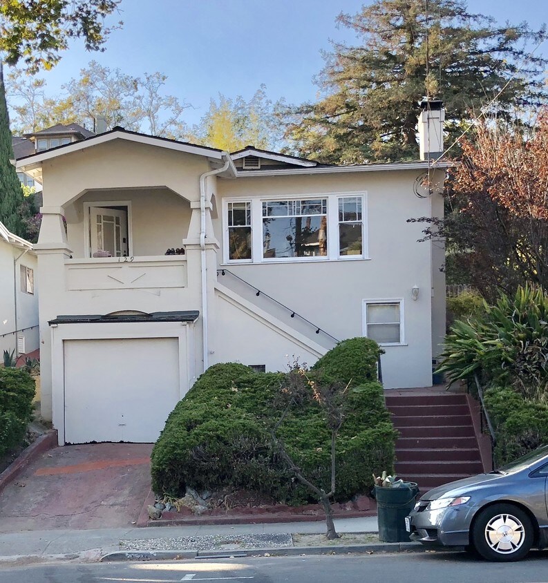 Foto principal - 129 Lake Ave