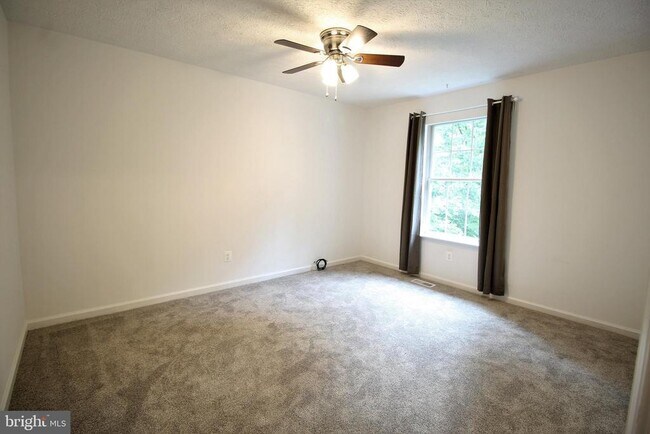 Foto del edificio - 18040 Tebbs Ln
