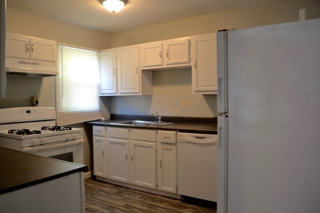 Building Photo - Remodeled 3 bedroom near 21st and Amidon