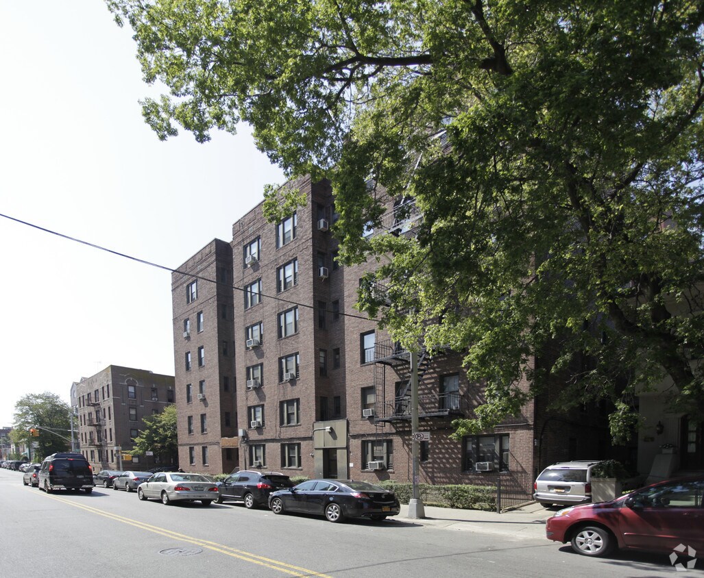 Building Photo - 4520 12th Ave
