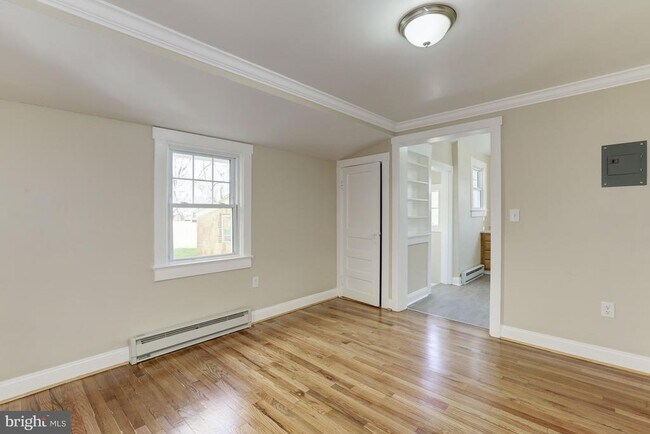 Foto del edificio - 811 Thayer Ave