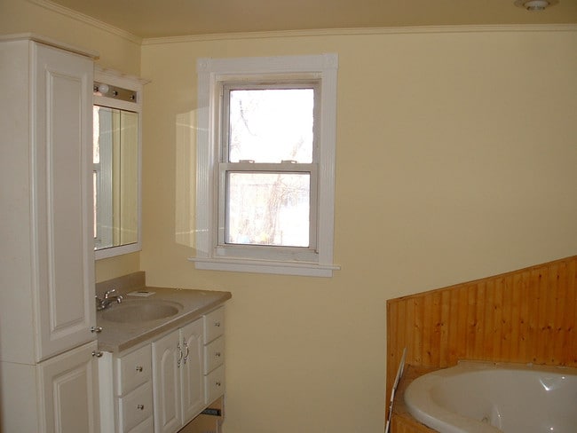 Building Photo - Shandec Properties