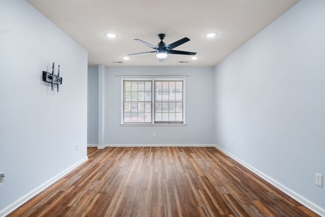 Foto del edificio - 3 bed/2 1/2 Bath. Pet Friendly. Easy acces...