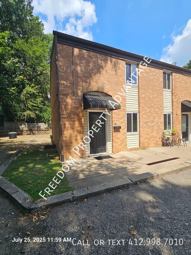 Primary Photo - 320 Bank St