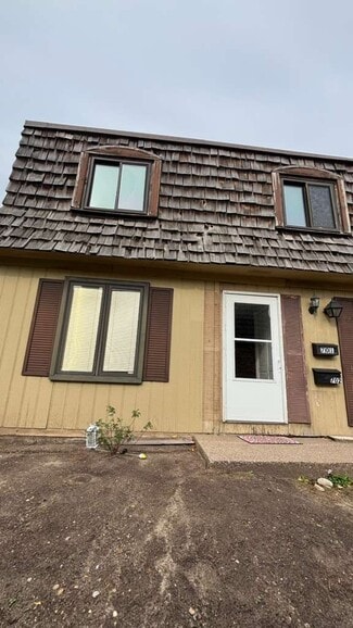 Building Photo - 1651 Mentor Ave