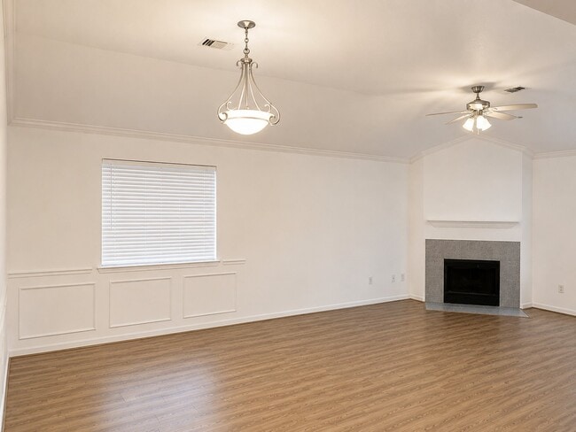 Foto del edificio - 1834 Park Oaks St