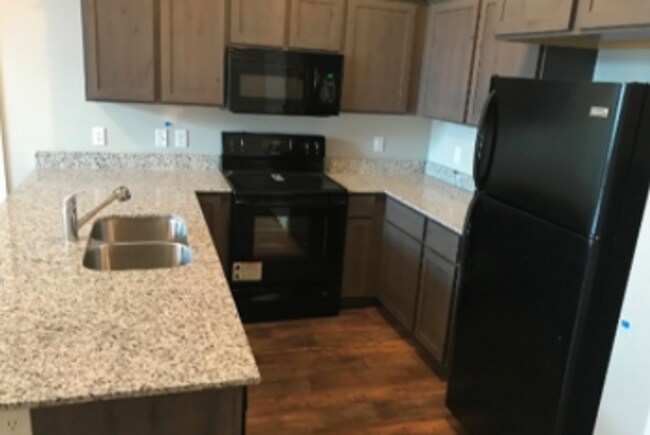 Foto del edificio - Lyman Triplex