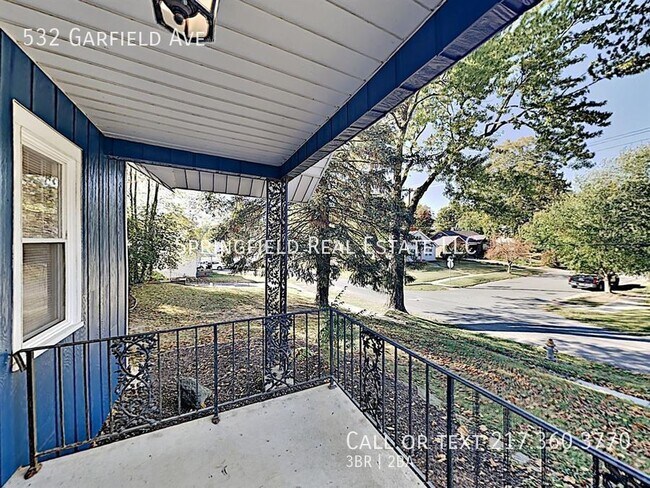 Foto del edificio - Parkside Perfection: Rent this 'Lincoln Li...