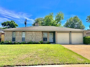 Building Photo - 7711 Water Park Ln