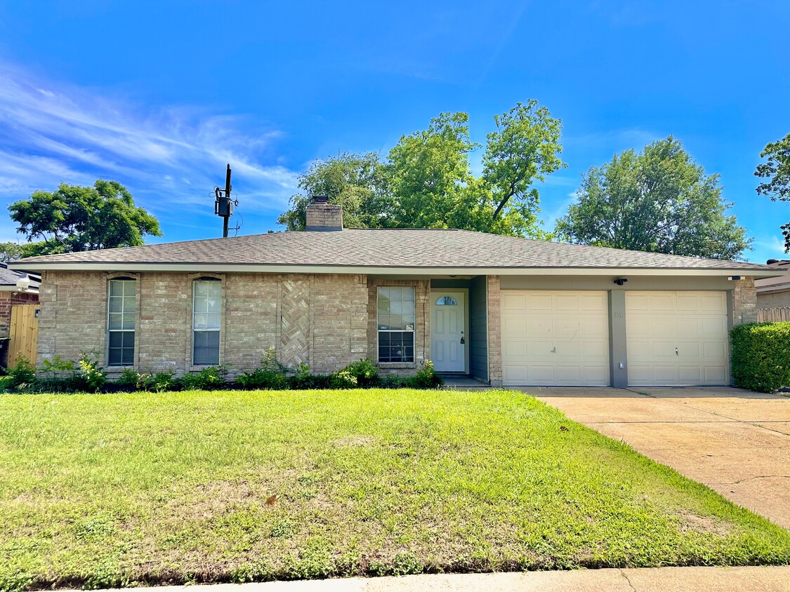 Primary Photo - 7711 Water Park Ln