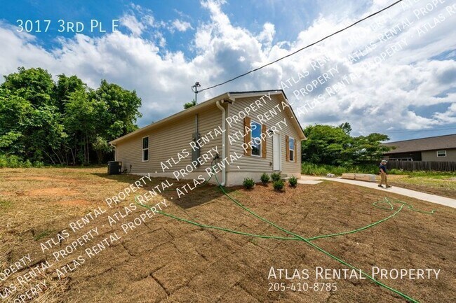 Foto del edificio - 3017 3rd Pl E